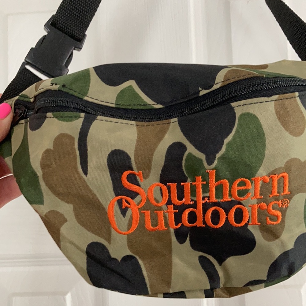 SOUTHERN OUTDOORS CAMOUFLAGE FANNY PACK NWOT
